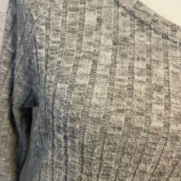 NWOT Me to We Ribbed Grey Crop Sweater - Picture 2 of 6